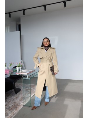 Özge Özgenç Kruvaze Yaka Kendinden Kuşaklı Premium Trenç