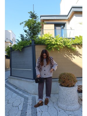 Özge Özgenç Yıkamalı Geniş Kalıp Mom Jean