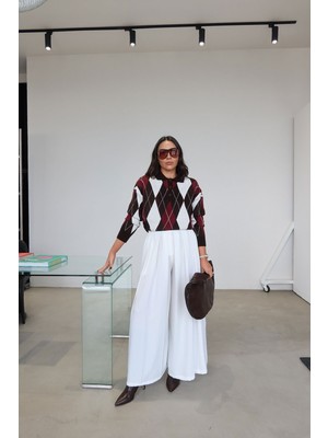 Özge Özgenç Pileli Geniş Kalıp Pantolon