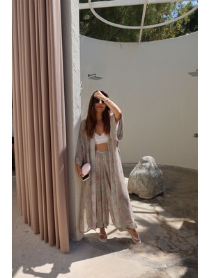 Çiçek Desenli Paçası Lastikli Pantolon