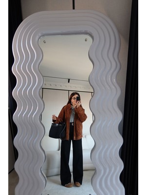 Özge Özgenç Paçası Kesik Deri Kemerli Jean