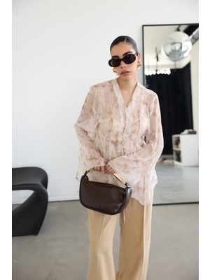 Önü Bağcıklı Desenli Transparan Bluz