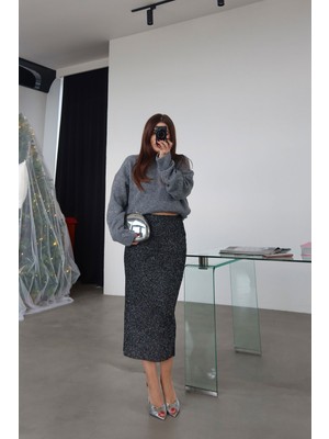 Özge Özgenç Yırtmaçlı Simli Kalem Etek