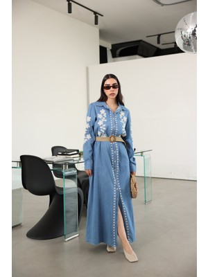 Hasır Kemerli Işlemeli Kot Elbise