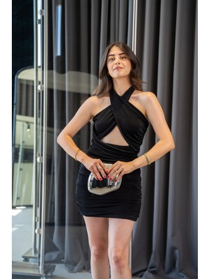 Özge Özgenç Yanları Büzgülü Bağlamalı Elbise