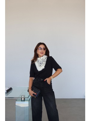 Omuzu Vatkalı Basic Tişört