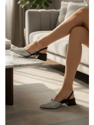 Divolya Taylor Siyah Taşlı Bakılı (4 Cm) Sivri Burun Topuklu Ayakkabı