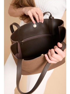 Garbalia Palermo Süet Deri Mıknatıs Kapamalı Iç Fermuar Cepli Kadın Omuz ve Kol Çantası (36 cm x 25 Cm)