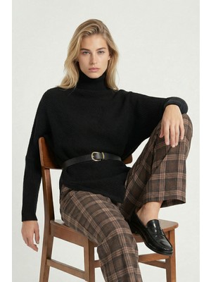 Happiness İstanbul Balıkçı Yaka Asimetrik Oversize Triko Kazak LDP0089 Siyah