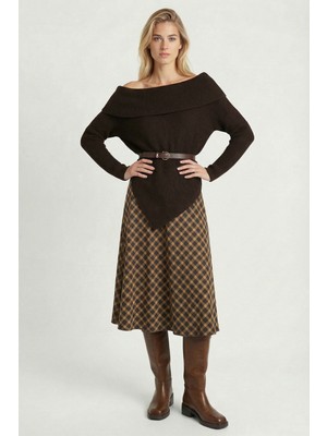 Happiness İstanbul Açık Omuzlu Asimetrik Oversize Triko Kazak LDP0090 Kahverengi