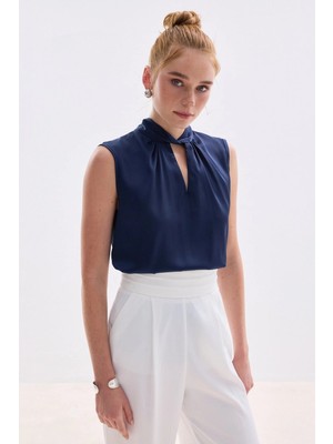 Sateen Yaka Detaylı Saten Bluz - Lacivert