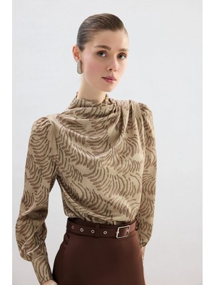 Sateen Drape Detaylı Desenli Bluz - Vizon