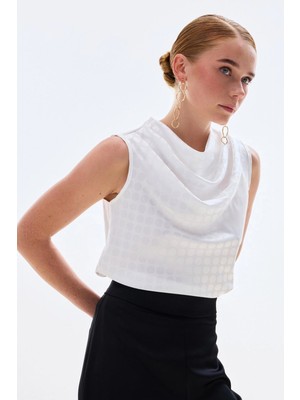 Sateen Puantiye Desenli Kolsuz Bluz - Ekru