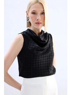 Sateen Puantiye Desenli Kolsuz Bluz - Siyah