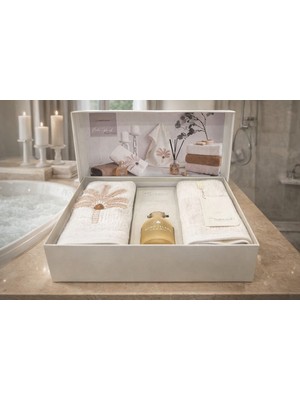 İyi Geceler İstanbul Oda Kokulu Kutulu Havlu Seti Boho Island Krem ( 50 x 90 cm )