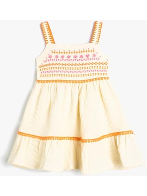 Askılı Elbise Müslin Kumaş Işleme Detaylı Katlı Pamuklu