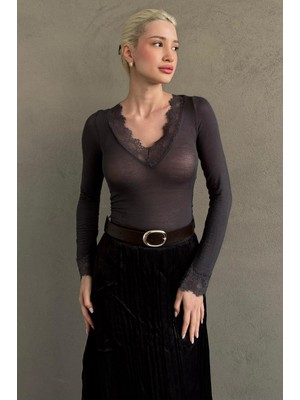 Madmext Füme V Yaka Dantelli Transparan Kadın Bluz MG2662