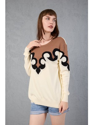 Moda Days Kadın Kahve-Ekru Iki Renkli Taş Detaylı Soyut Desenli Bisiklet Yaka Triko Bluz