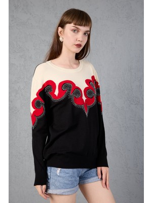 Moda Days Kadın Ekru-Siyah Iki Renkli Taş Detaylı Soyut Desenli Bisiklet Yaka Triko Bluz