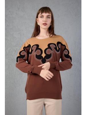 Moda Days Kadın Bej-Kahve Iki Renkli Taş Detaylı Soyut Desenli Bisiklet Yaka Triko Bluz