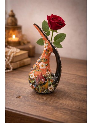 El Boyaması Çini Vazo 20 cm – Dekoratif Seramik Ibrik – Masa Üstü Ev Ofis Dekoru