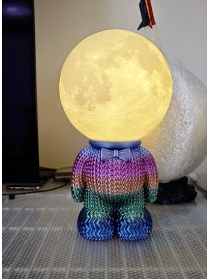 3D Baskı Dekoratif Ay Lamba Figürü – LED Işıklı Masa Lambası