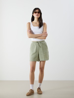 Lc Waikiki Yeni Sezon Beli Lastikli Dokulu Müslin Kadın Şort