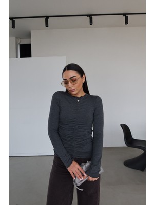 Özge Özgenç Önü Büzgülü Uzun Kollu Bluz