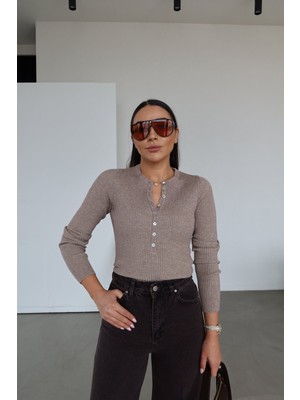 Özge Özgenç Bisiklet Yaka Düğmeli Fitilli Triko Kazak