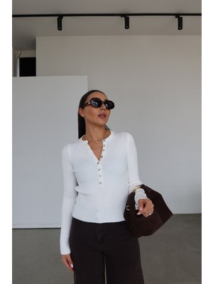 Özge Özgenç Bisiklet Yaka Düğmeli Fitilli Triko Kazak