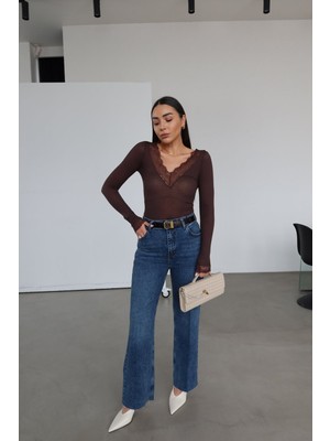 Özge Özgenç Paçası Kesik Straight Fit Jean