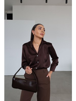Özge Özgenç Tok Doku Saten Gömlek