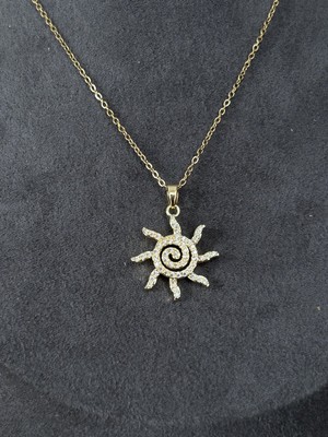 Lavanderopa Taşlı Güneş Model Gold Çelik Kolye