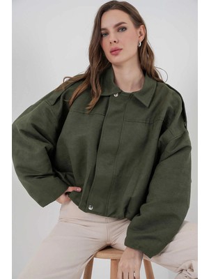 Hazelin Kadın Yeşil Oversize Fermuar ve Çıt Çıt Kapamalı Cepsiz Süet Deri Ceket HZL25W-BD107301