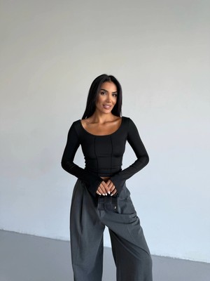 Hazelin Kadın Siyah Uzun Kollu Arkası Bağlamalı Fit Kesim Crop Bluz HZL25W-FRY122771