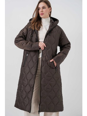 Hazelin Kadın Kahverengi Kapüşonlu Kapitone Uzun Şişme Mont HZL24W-BD151771