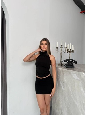Hazelin Kadın Siyah Halter Yaka Sırtı Açık Sandy Bluz HZL25S-FRY123141