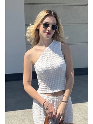 Hazelin Kadın Beyaz Gofre Kumaş Tek Omuz Bluz HZL25S-ZK13271