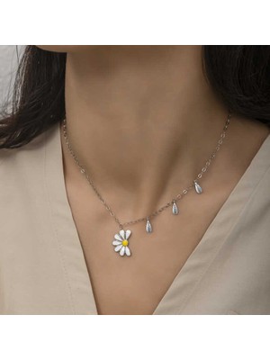 Katre46 925 Ayar Gümüş Papatya Seviyor Sevmiyor Bayan Gümüş Kolye