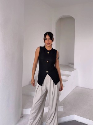 Hazelin Kadın Siyah Bisiklet Yaka Düğme Detaylı Ottoman Kumaş Bluz HZL25S-FRY123091