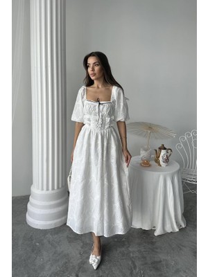 Başak Collection Beyaz Dantel Detaylı Brode Elbise