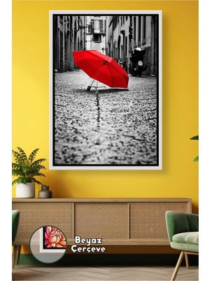 KOSS Dijital Yağmurlu Sokakta Kırmızı Şemsiye ile Dramatik Siyah Beyaz Şehir Sahnesi Çerçeveli Kanvas Tablo