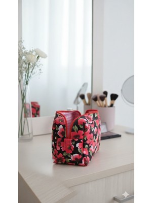 Çiçek Desenli Kumaş Makyaj Çantası – 20X10 cm • Fermuarlı • El Yapımı