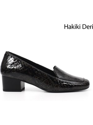 GÖNDERİ Kadın Gri Yılan  GDZA134M0452 Küt Burun Kısa Kalın Topuklu Hakiki Deri Ayakkabı
