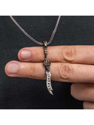 Katre46 Gümüş Desenli Zülfikar Kılıcı Erkek Kolye