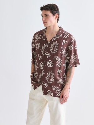 Lc Waikiki Yeni Sezon Regular Fit Resort Yaka Kısa Kollu Desenli Viskon Erkek Gömlek