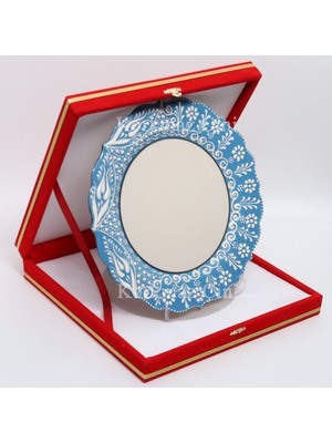 Korkmaz Çini 26 cm Beyaz Kabartma Kaligrafi Tabağı