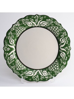 Korkmaz Çini 26 cm Beyaz Kabartma Kaligrafi Tabağı