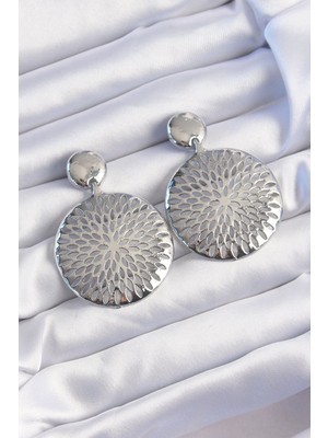 Bsre Pirinç Oval Işlemeli Küpe (Gümüş Renk)