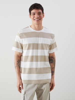 Lc Waikiki Yeni Sezon Bisiklet Yaka Kısa Kollu Çizgili Penye Erkek Tişört